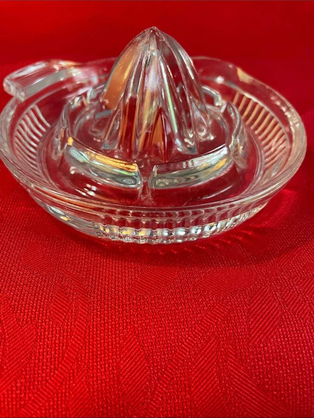 Clear Glass Citrus Juicer - Classic Manual Juicer